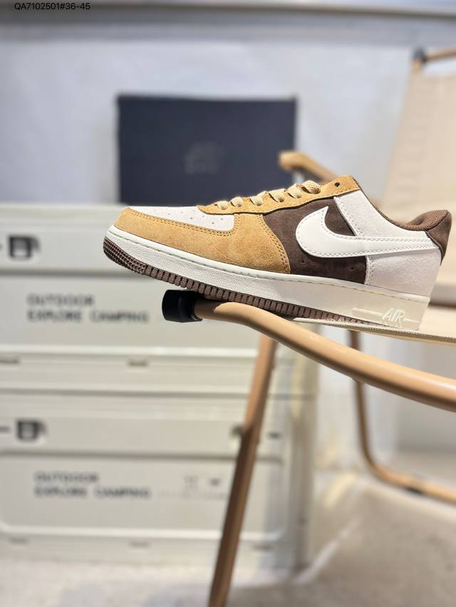 耐克 Nike Air Force 1 '07空军一号 百搭休闲运动板鞋 柔软 弹性十足的缓震性能和出色的中底设计 横跨复古与现代的外型结合 造就出风靡全球三十