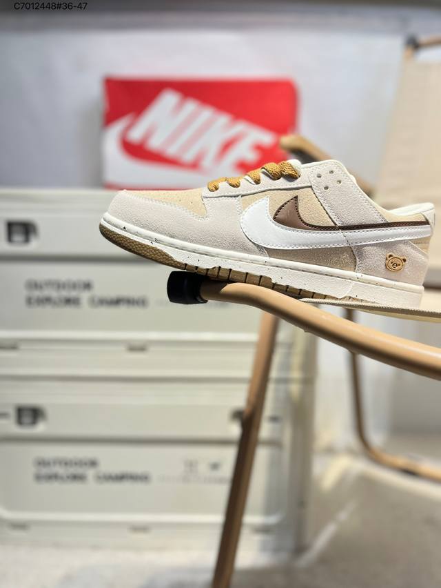 耐克Nike Dunk Low 板鞋Sb系列经典百搭休闲运动板鞋加厚鞋舌的填充 使舒适性大大提升 同时也更方便穿脱中底部分则加入了脚感柔软舒适Zoomair气垫