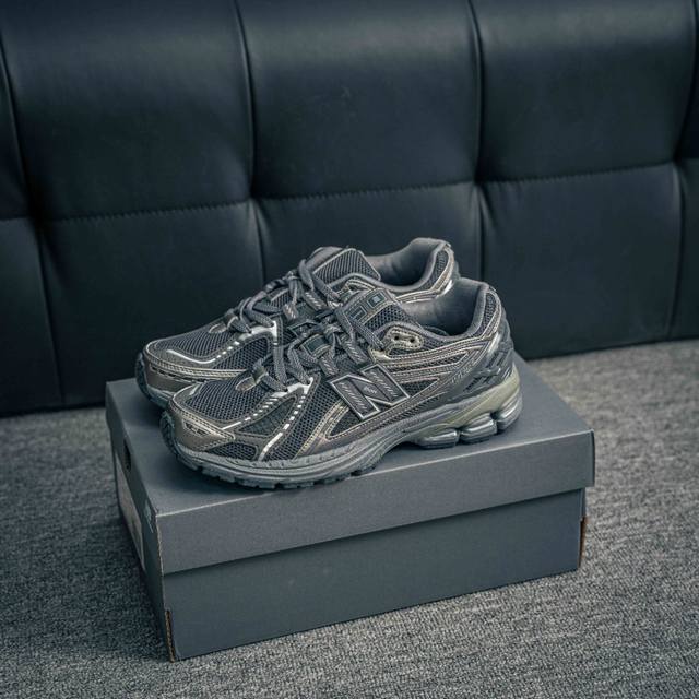 核心私 new Balance 1906系列 休闲鞋 #采用轻质牛剖革拼接透气网眼衬垫织物鞋面材质 T-Beam大底提供足步弓支撑 保持步态稳定 后跟搭载外露缓