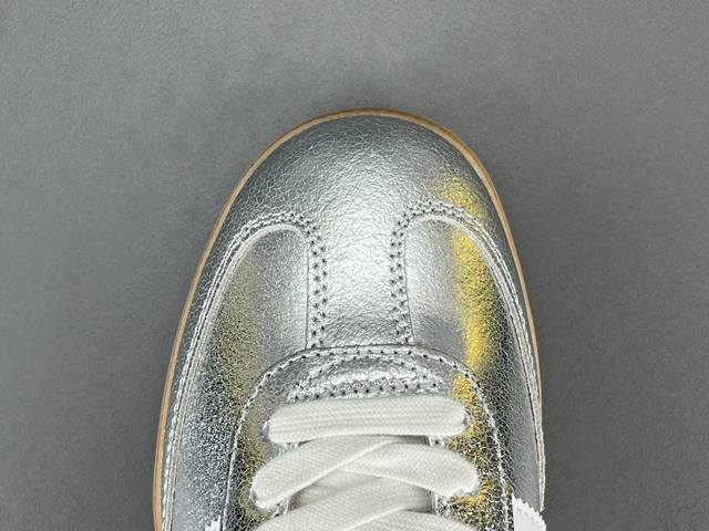 渠道优势 纯原版 阿迪 Adidas Originals Samba Og 舒适简约薄底 耐磨 低帮 板鞋 女款 银色 尺码36-45 货号Jr0035