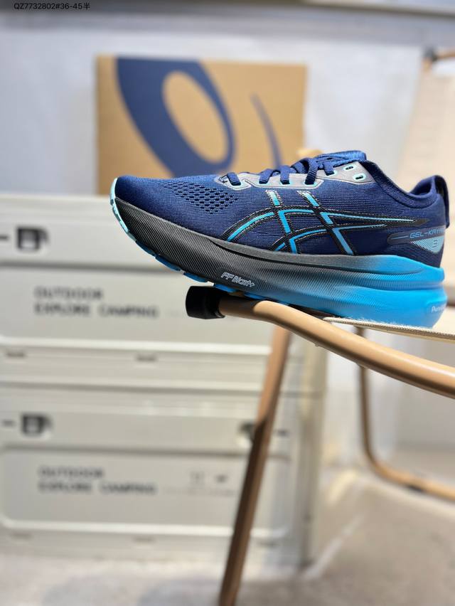 asics Gel-Kayano 31亚瑟士经典跑鞋 如今机能风和户外风吹得正劲 便是主打 Urban Outdoor机能越野风格 城市和户外场景都能轻松应对