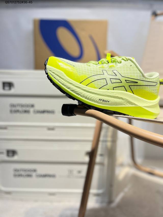 asics Gel-Trabuco Max 3亚瑟士经典跑鞋 如今机能风和户外风吹得正劲 便是主打 Urban Outdoor机能越野风格 城市和户外场景都能轻