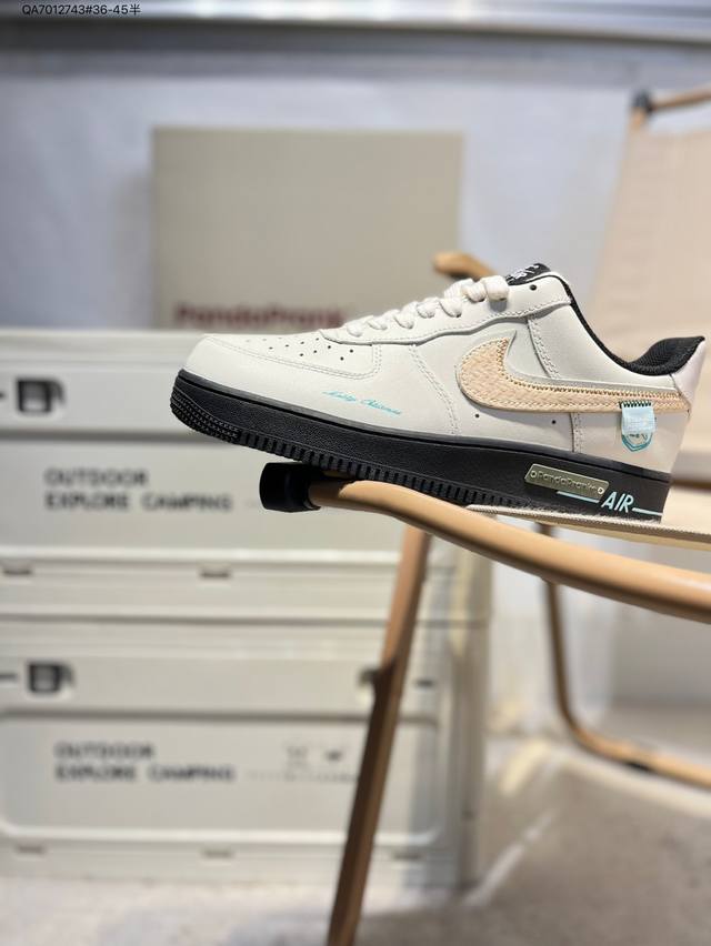 耐克 Nike Air Force 1 '07空军一号 百搭休闲运动板鞋 柔软 弹性十足的缓震性能和出色的中底设计 横跨复古与现代的外型结合 造就出风靡全球三十
