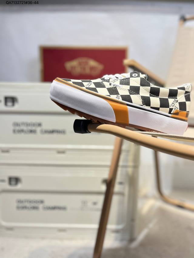 vanssk8-Low万斯范斯官方 经典复古休闲运动板鞋 高端支线原始硫化工艺 艺术来源于生活成为了Vans美学的个性潮流标志 代表着光和希望 让你变得更加明亮