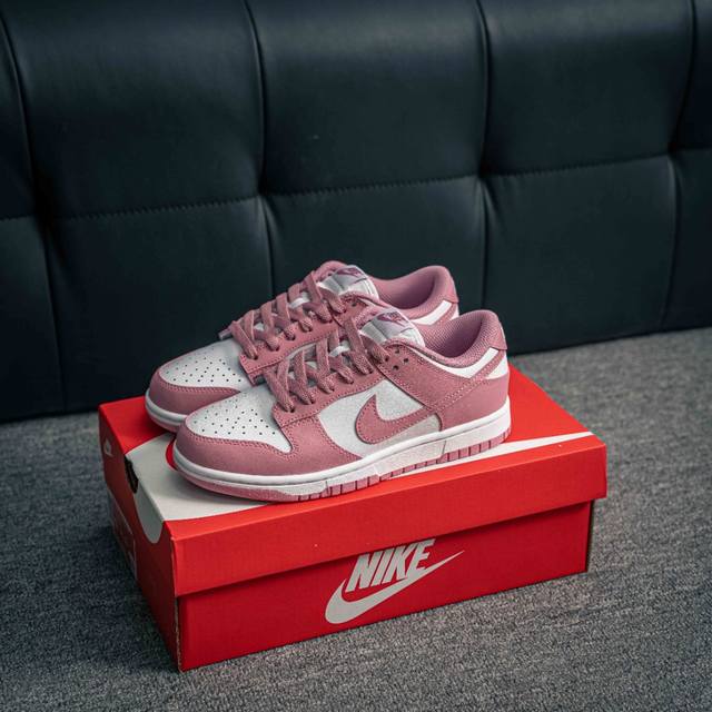 核心私 nike Dunk 全套原楦原模倾力打造完美版型 独家原厂航空铝磨具打磨大底 鞋头坡度极致还原 无解鞋型 原盒原配 圈内天花板工艺 原厂冲刀 超高清洁度