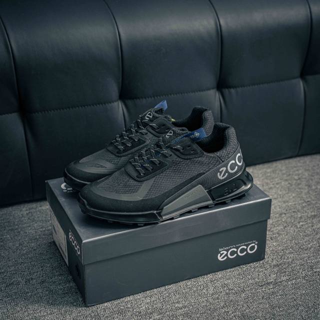 核心私 ecco爱步男鞋夏季网眼鞋透气运动鞋网面休闲鞋 热酷户外系列 多种材质拼接鞋面 加强鞋内外空气双向对流 疏散闷热 保持脚感舒爽 提供亲肤透气贴合的穿着体