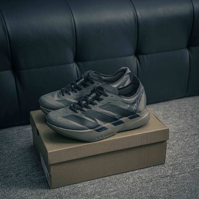 核心私 adidas Adizero Adios pro 4 M 阿迪透气轻盈低帮跑步鞋 货号 Js3155 尺码 36 36.5 37 38 38.5 39