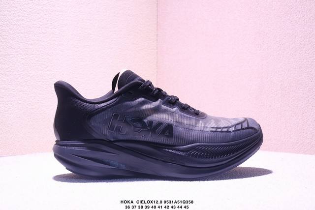 Hokaoneone男女春季竞速跑步鞋Cielox1 马拉松专业跑步鞋Hoka运动跑鞋Cielo X1 定位马拉松破3选手。上下两层双密度Peba泡棉，41-4