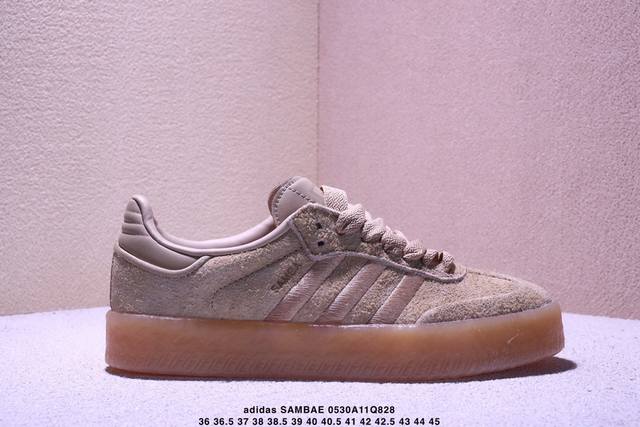 Adidas Originals Sambae W 百搭单品 复古桑巴板鞋 这款桑巴鞋展示了高质量的工艺 带有装饰的超锁缝制和无缝的手感 柔软、柔软的皮革造型和