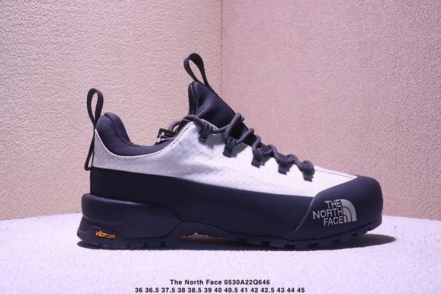 The North Face Glenclyffe Low Shoes北面 经典徒步鞋 大黑甲 鞋面整体采用防撕裂可再生涤纶, 鞋底采用 Vibram V字大底