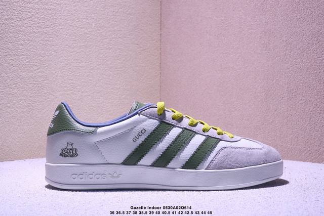 海外爆款限量发！高端定制 Ad Gazelle Indoor Trainers Lv路易威登联名---白灰蓝 原厂定制长毛翻毛皮组合环保纤维革鞋面材质 内置环保