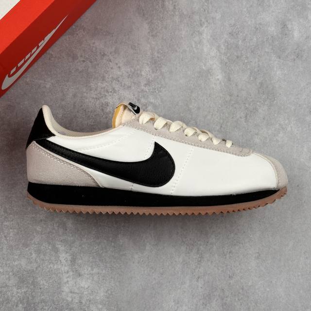 本地 核心私 公司级Nike Classic Cortez Nylon Pren 耐克经典轻便舒适男子阿甘鞋休闲跑步鞋运动鞋 纯粹而执着的精神 使得Cortez