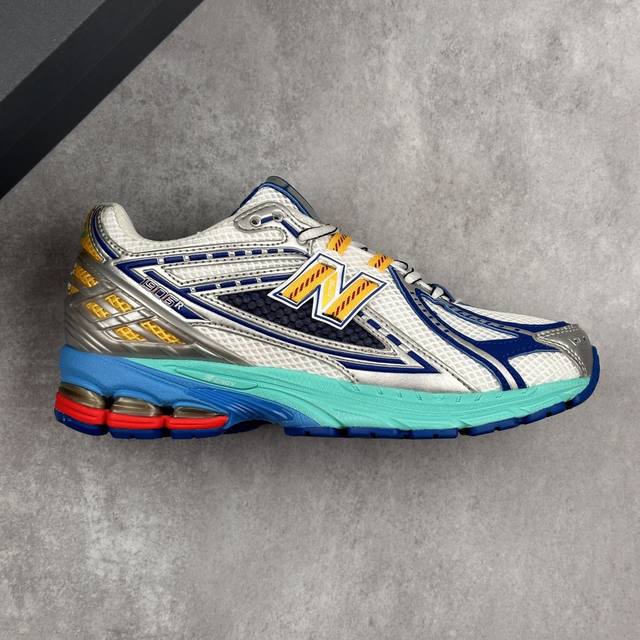 本地 核心私 新百伦 New Balance M1906系列 复古运动鞋单品宝藏老爹鞋 作为Nb最经典的档案鞋型之一，与 2一样，1906有着Nb最成熟的技术加