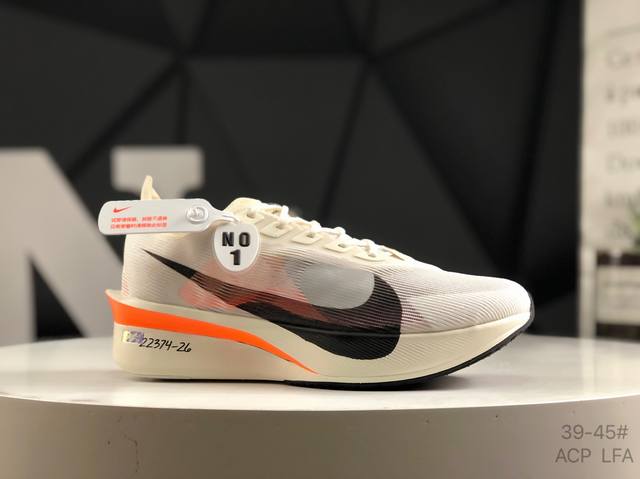 耐克 Nike Zoomx Vaporfly Next% 4耐克 轻量化 网面透气运动鞋 这款新一代最强跑鞋在鞋面和鞋底都进行了全方位升级鞋面使用了全新 Vap