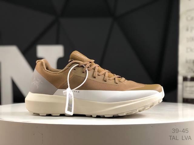 Arcteryx Noravn Ld 3 Gtxm 始祖鸟 此款鞋采用近几年比较流行的版型设计，外观时尚大气，鞋底采用耐磨的材质，穿上它，让您在平时生活和工作中
