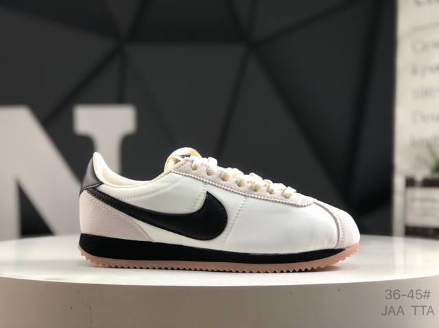 耐克 Nike Classic Cortez Nylon 阿甘经典休闲运动鞋 货号：Hm9987 001 尺码：如图所示 Jaa Tta