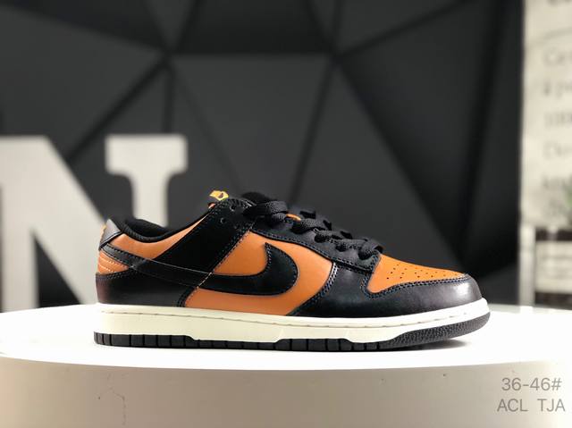 耐克 Nike Dunk Sb顾名思义，具有经典的Dunk血缘，又注入了更多的时尚元素。相较于普通的Dunk滑板鞋，改良版的Dunk Sb加厚了鞋舌的填充，使舒