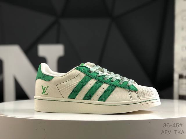 阿迪达斯 Adidas Originals Gazelle Indoor 贝壳头 三叶草休闲防滑耐磨低帮板鞋 鞋头出色设计 塑就出众贴合感 稳固的后跟贴合足部曲