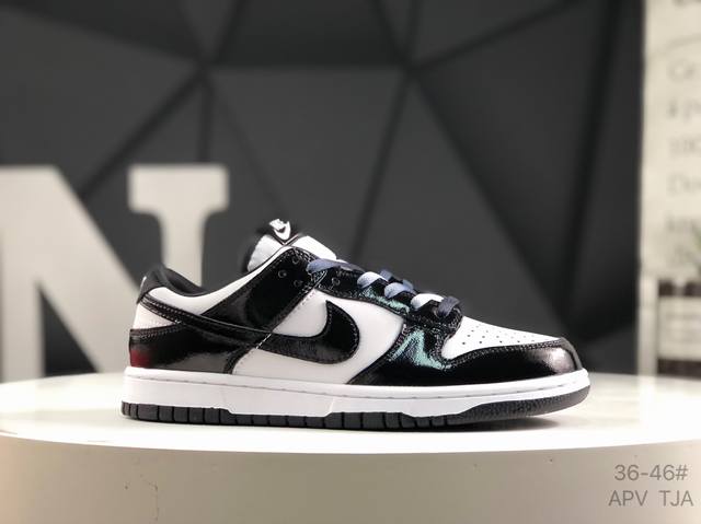 耐克 Nike Dunk Low 板鞋 Sb系列经典百搭休闲运动板鞋加厚鞋舌的填充，使舒适性大大提升，同时也更方便穿脱中底部分则加入了脚感柔软舒适Zoomair