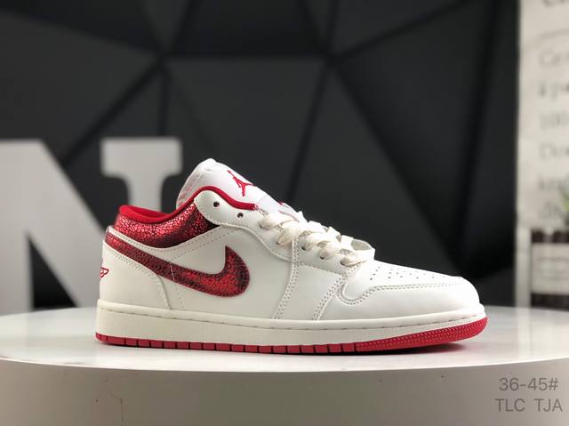 头层带半码 耐克 乔丹 Air Jordan 1 Low Aj1低帮系列篮球鞋 官方同步配色 原装级产物 #拒绝公底 立体鞋型 细节完美 高清洁度 货号：Hj9