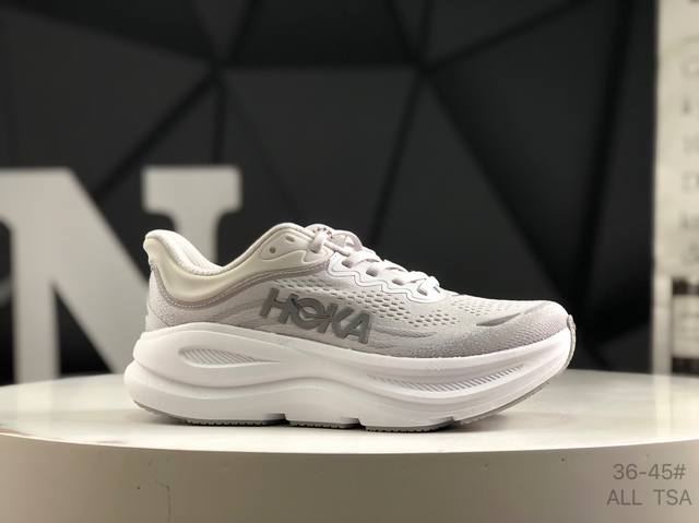 Hoka M Bondi 9全新配色 这个品牌来自于新西兰的毛利语，Hoka表示大地，One One表示飞越，连起来就是飞越地平线，One One不是读作“万万