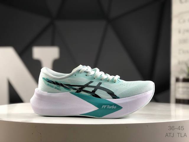 Asics 亚瑟士Magic Speed 4稳定跑鞋鞋面采用双层提花网面设计，提高包裹性和透气性，后跟搭载稳定系统科技T-Gel提升整体支撑力和结构感，减少对身