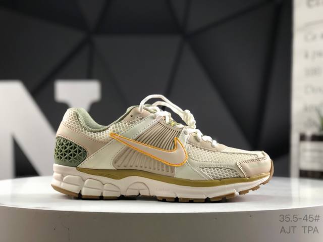 公司级带半码 耐克 Nike Zoom Vomero Roam 5 Roam 复古跑五代休闲运动慢跑鞋 简洁设计 功能性强 防水防撕裂鞋面 鞋带也改成了束绳设计