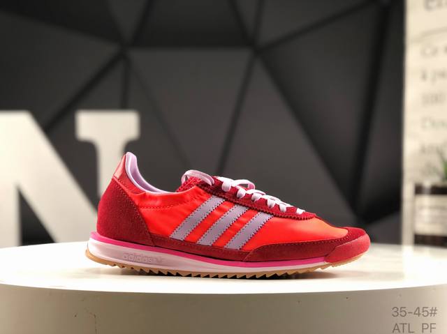 福利特价 阿迪达斯 Adidas Original Sl 72 Og 阿迪达斯 低帮 金属银蓝 德训足球风百搭低邦休闲运动板鞋 鞋款在保留了经典的外观基础上，在