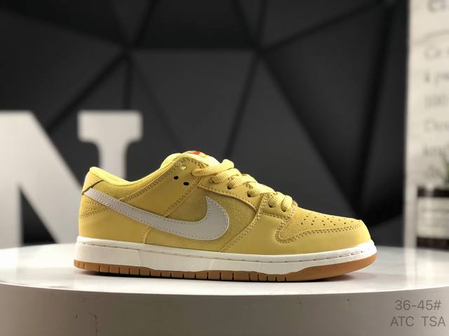 公司级带半码 耐克 Nike Sb Dunk Low Pro 复古低帮 休闲运动滑板板鞋。采用脚感柔软舒适Zoomair气垫，有效吸收滑板等极限运动在落地时带来
