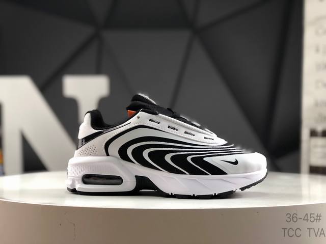 耐克 Nike Air Max Fire 后掌气垫 缓震运动跑鞋 Dn8的核心亮点在于其八腔气垫结构 根据不同部位设定的气压值专为行走设计提供卓越的舒适感 鞋面