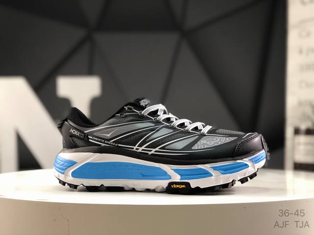 Hoka 霍卡 原楦原纸版开发版型，采用热熔透气网孔科技鞋面材质，原装轻量化材料Fresh Foam超轻量泡棉中底，外置Vibram 橡胶防滑黄金大底复古老爹厚