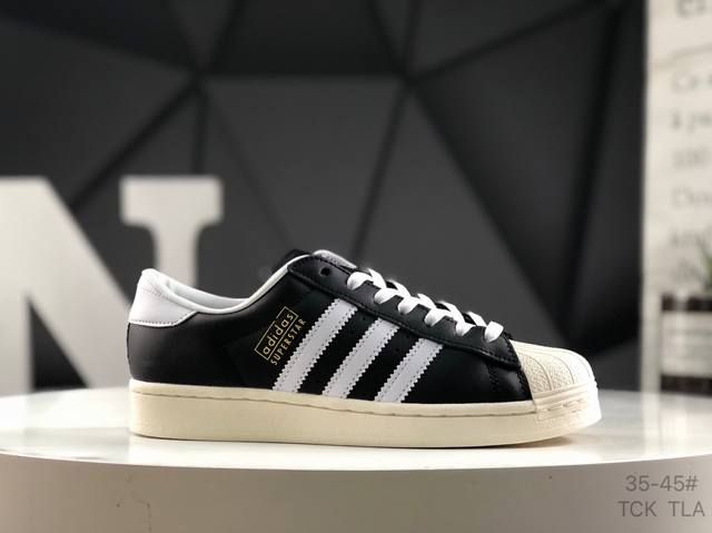 阿迪达斯 Adidas Superstar 2025年新款鞋子 经典贝壳头系列 新款休闲板鞋潮流男女士运动鞋 。鞋面帆布织物拼接材质 标志性的贝壳鞋头，简约的线