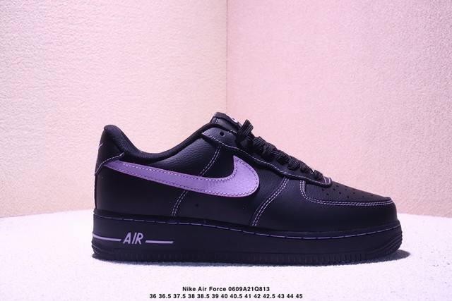 公司级耐克Nike Air Force 7空军一号低帮百搭休闲运动板鞋。柔软、弹性十足的缓震性能和出色的中底设计，横跨复古与现代的外结合，造就出风靡全球三十多年