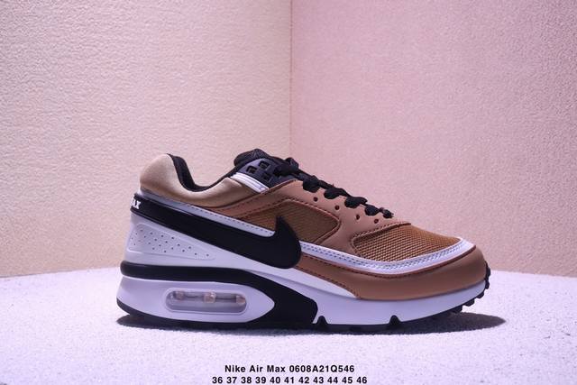 Nike Air Max 耐克气垫 缓震 耐磨运动鞋 鞋身材质均选择皮革 织物 麂皮多种材质覆盖 保证质感的前提下 层次感也相当不错 带有开窗式 Air Max