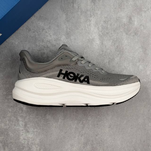 本地 核心私 公司级小红书推荐Hoka W Bondi 9 全新配色 低帮轻量户外越野休闲运动慢跑鞋 这个品牌来自于新西兰的毛利语，Hoka表示大地，One O