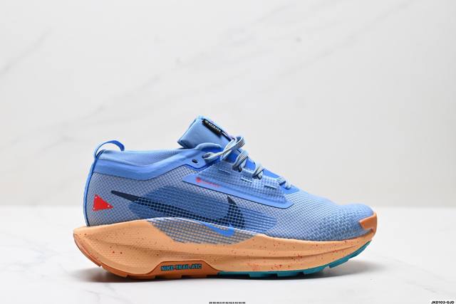 公司级Nike Reactx Pegasus Trail 5 Gtx 越野跑步鞋 登月兼顾迅疾外观和稳固脚感 后跟覆面和中足动态支撑巧妙融合 缔造稳定顺畅的迈步