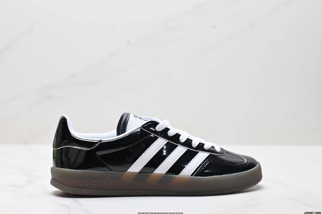 公司级Adidas Originals Gazelle Indoor 三叶草休闲防滑耐磨低帮板鞋 鞋头出色设计 塑就出众贴合感 稳固的后跟贴合足部曲线设计 软弹