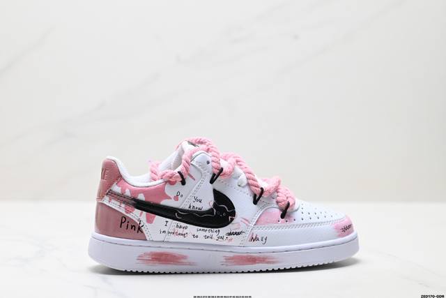 公司级Nike Court Vision Lo ‘Diy’定制 低帮百搭 透气休闲运动板鞋 兼顾舒适脚感和出众风范 演绎匠心之作 结构性的支撑贴合感结合复古篮球