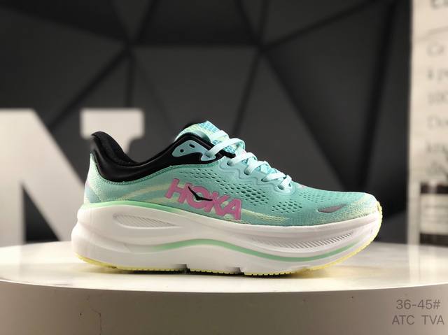 Hoka M Bondi 9全新配色 这个品牌来自于新西兰的毛利语，Hoka表示大地，One One表示飞越，连起来就是飞越地平线，One One不是读作“万万