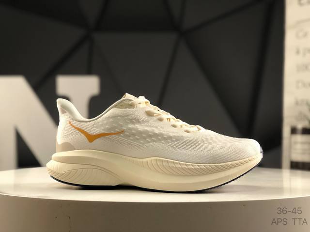 真标带半码小红书推荐Hoka W Mach 6全新配色 这个品牌来自于新西兰的毛利语，Hoka表示大地，One One表示飞越，连起来就是飞越地平线，One O