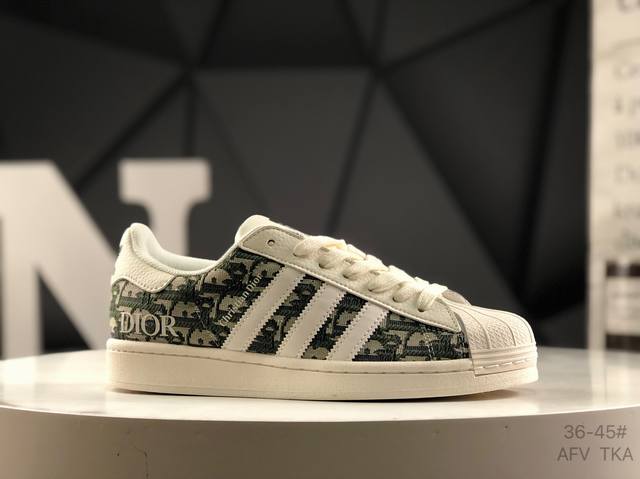 公司级带半码 阿迪达斯 三叶草Adidas Originals Superstar 经典贝壳头系列低帮百搭休闲运动板鞋Supreme限定 货号： Jy8914