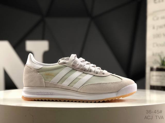 阿迪达斯 Adidas Sl 72 Rs 全新重置版本，将这款复古鞋型用尼龙材质呈现，最终拼接麂皮材质，让该鞋型上脚既有舒适透气性又有满满的复古质感 货号；Ji