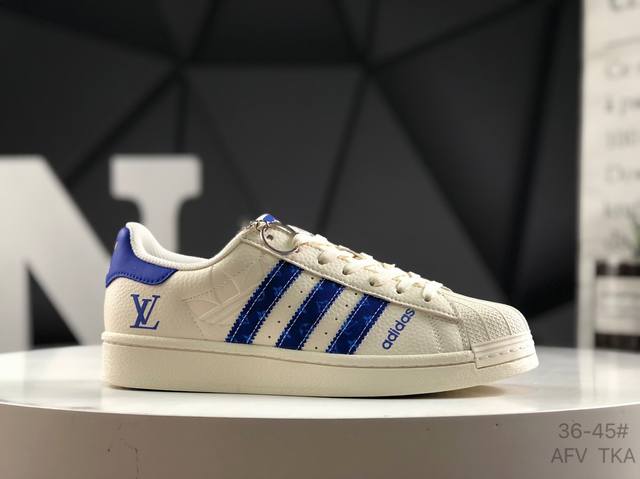 阿迪达斯 Adidas Originals Gazelle Indoor 贝壳头 三叶草休闲防滑耐磨低帮板鞋 鞋头出色设计 塑就出众贴合感 稳固的后跟贴合足部曲