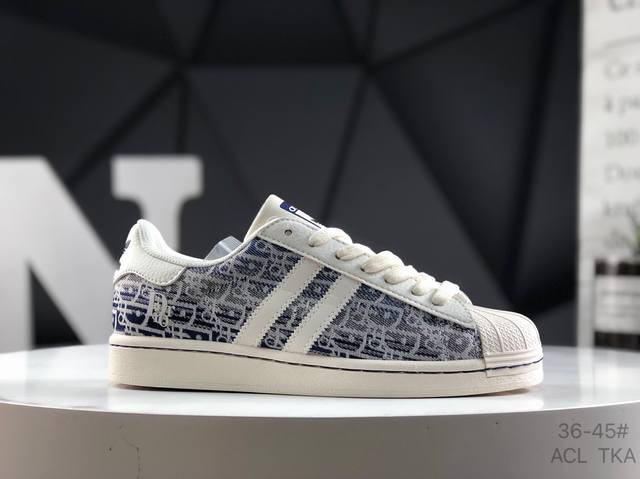 阿迪达斯 Adidas Superstar 2025年新款鞋子 新款经典贝壳头系列 新款休闲板鞋潮流男女士运动鞋 。鞋面柔软皮革拼接材质 标志性的贝壳鞋头，简约