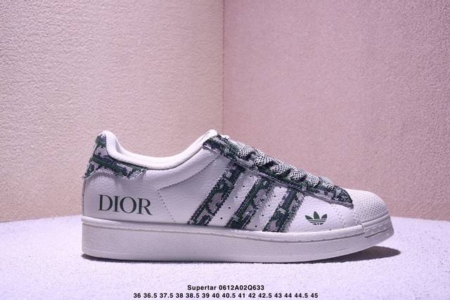 纯原 Clot X Ad Originals Supertar#贝壳头斯图西联名限定 贴合柔软皮料白蓝配色 ，这双鞋的整体设计思路和风格可以说很Clot。鞋款整