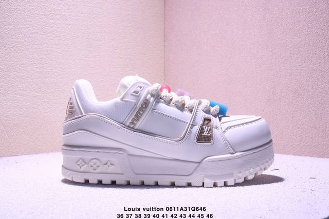 公司级Louis Vuitton Trainer Sneaker Low 路易威登 休闲运动文化百搭板鞋 舒适防滑底和百搭性霸屏整个时尚娱乐圈 细节调整完美主义