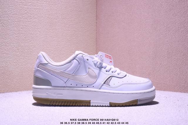 耐克W Nike Gamma Force兼顾舒适脚感和出众风范，演绎匠心之作。结构性的支撑贴合感结合复古篮球设计，塑就场外全明星风范。 货号：Fq2766- 尺