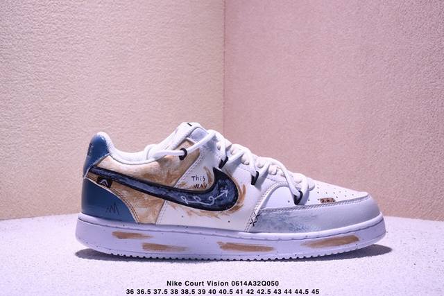 公司级Nike Court Vision 1 Low“幻影十字架” 手绘涂鸦定制板鞋 幻影十字架常作为一种印花图案出现，具有独特的视觉效果。将幻影十字架与梵文、