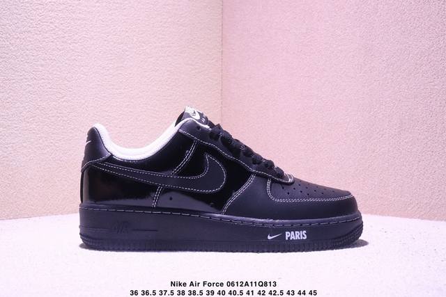 耐克 Nike Air Force 1 ’07 空军一号低帮百搭休闲运动板鞋。柔软、弹性十足的缓震性能和出色的中底设计，横跨复古与现代的外型结合，造就出风靡全球