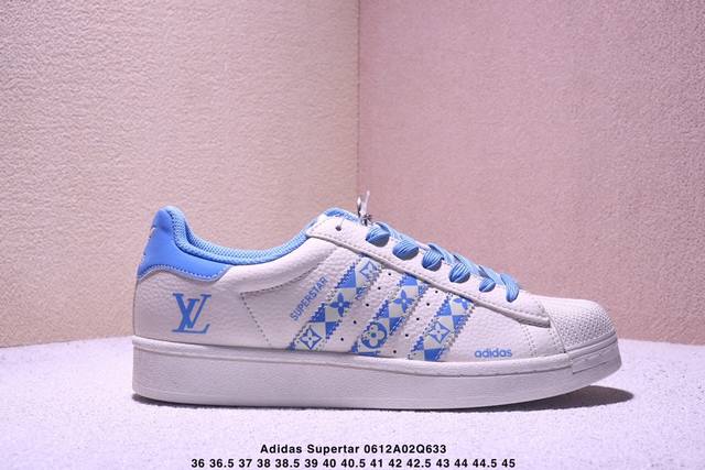 纯原 Clot X Ad Originals Supertar#贝壳头Lv联名限定 贴合柔软皮料蓝白配色 ，这双鞋的整体设计思路和风格可以说很Clot。鞋款整体